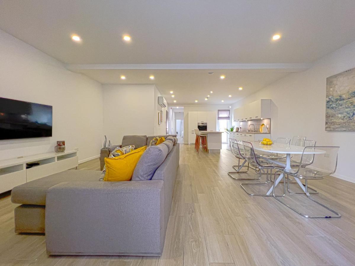 Apartament 21 Townhouse In St Julians St. Julian's Zewnętrze zdjęcie