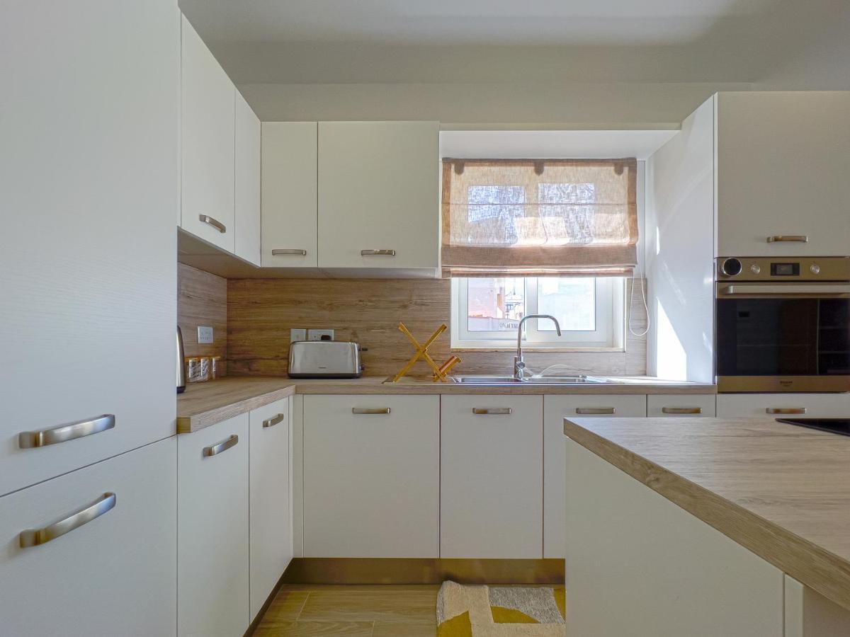 Apartament 21 Townhouse In St Julians St. Julian's Zewnętrze zdjęcie